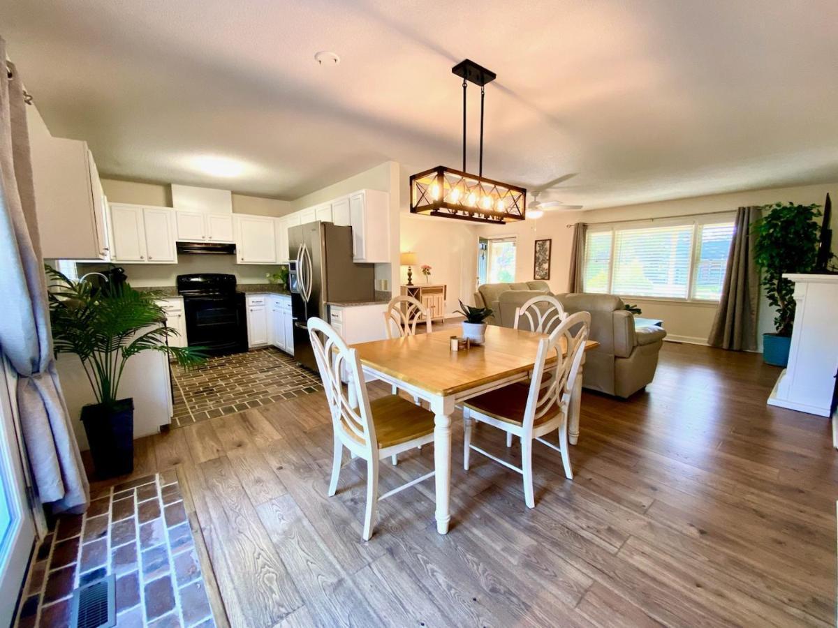 Cozy Three Bedroom House With Fireplace Ουίλμινγκτον Εξωτερικό φωτογραφία